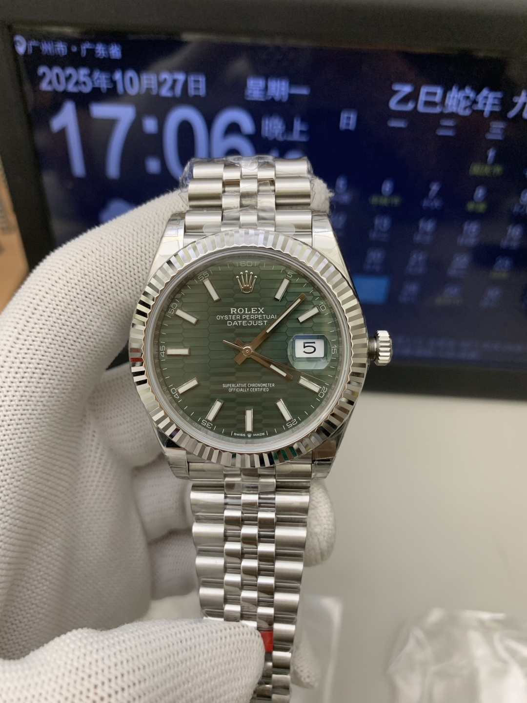 cmp_i1761556483395_8399_0_0-1.jpg VS Factory Rolex Datejust 41mm Green Fluted Motif Dial Fluted Bezel Jubilee Bracelet (126334) 1:1 Super Clone – DD3235 Movement - Image 1