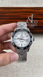 VS Factory Omega Seamaster Diver 300M 42mm White Wave Dial Black Ceramic Bezel (210.30.42.20.04.001) 1:1 Super Clone – DD8800 Movement