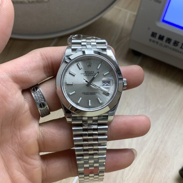 VS Factory Rolex Datejust 41mm Silver Sunburst Dial Smooth Bezel Jubilee Bracelet (126300) 1:1 Super Clone – DD3235 Movement