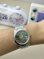 VS Factory (V2) Rolex Day-Date 40mm White Gold Olive Green Sunburst Roman Dial Fluted Bezel President Bracelet (228239) 1:1 Super Clone – DD3255 Movement - Image 4
