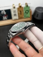 VS Factory Rolex Oyster Perpetual 41mm “Rolex Green” Lacquer Dial Smooth Bezel Oyster Bracelet (124300) 1:1 Super Clone – DD3230 Movement - Image 4