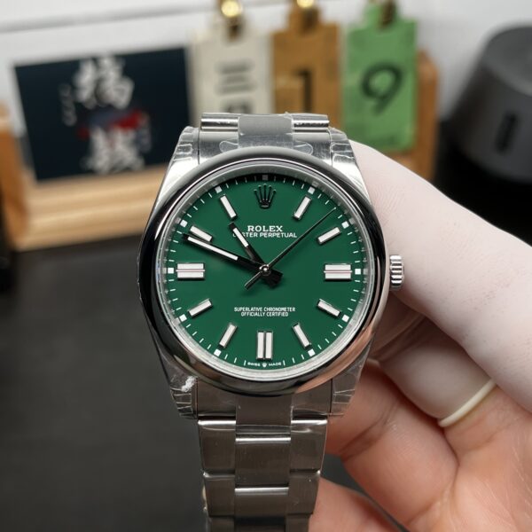 VS Factory Rolex Oyster Perpetual 41mm “Rolex Green” Lacquer Dial Smooth Bezel Oyster Bracelet (124300) 1:1 Super Clone – DD3230 Movement