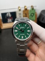 VS Factory Rolex Oyster Perpetual 41mm “Rolex Green” Lacquer Dial Smooth Bezel Oyster Bracelet (124300) 1:1 Super Clone – DD3230 Movement - Image 2