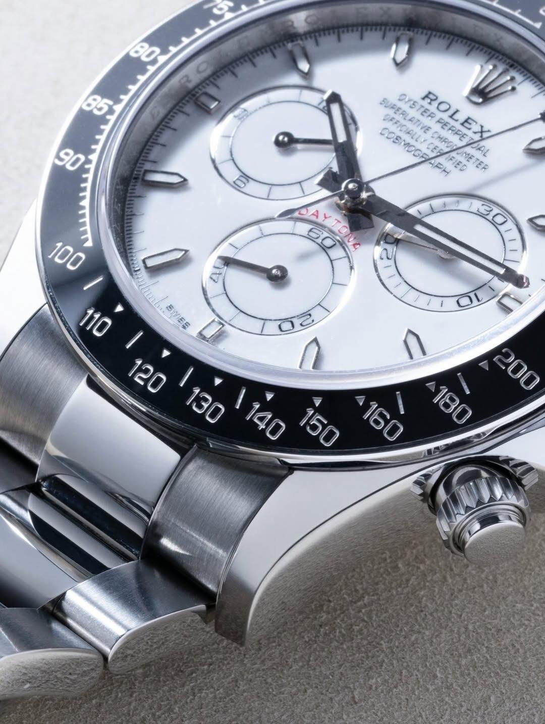 Macro view of the VSF Daytona 126502-0001 featuring the updated metal-edged Cerachrom bezel