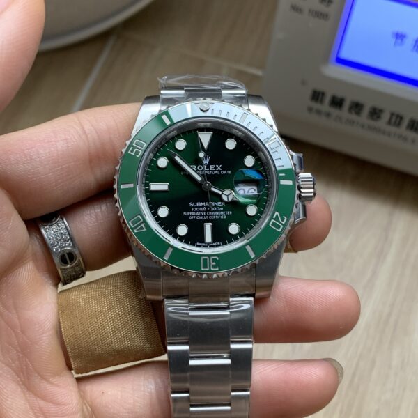 VS Factory Rolex Submariner Date “Hulk” Green 40mm (116610LV) 1:1 Super Clone – DD3135 Movement