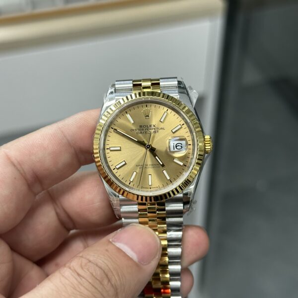 VS Factory Rolex Datejust 36mm Two-Tone Yellow Gold Sunburst Champagne Dial Jubilee Bracelet (126233) 1:1 Super Clone – DD3235 Movement
