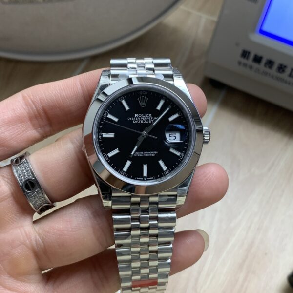 VS Factory Rolex Datejust 41mm Black Dial Smooth Bezel Jubilee Bracelet (126300) 1:1 Super Clone – DD3235 Movement