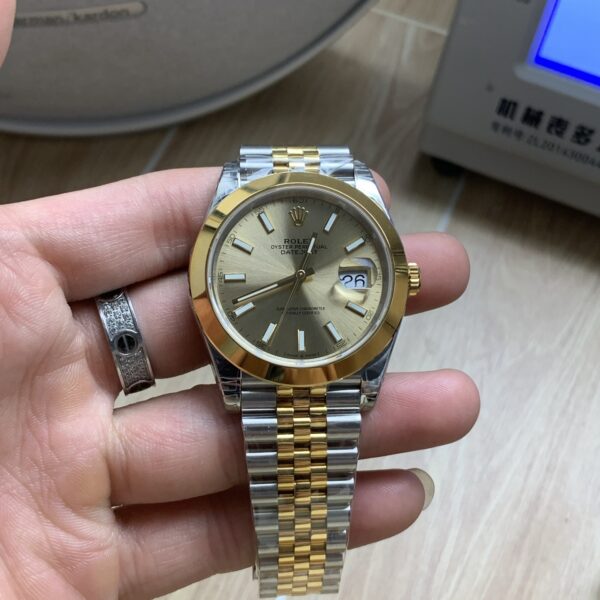 VS Factory Rolex Datejust 41mm Two-Tone Yellow Gold Champagne Dial Smooth Bezel Jubilee Bracelet (126303) 1:1 Super Clone – DD3235 Movement