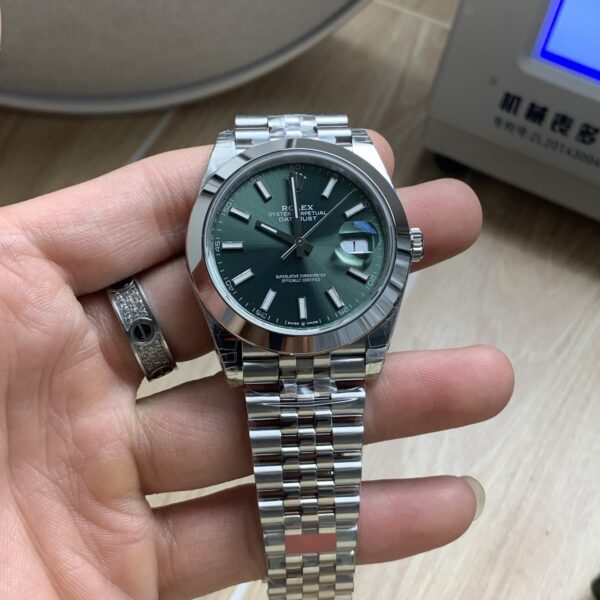 VS Factory Rolex Datejust 41mm Mint Green Sunburst Dial Smooth Bezel Jubilee Bracelet (126300) 1:1 Super Clone – DD3235 Movement