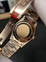VS Factory (V2) Rolex Day-Date 40mm Rose Gold Olive Green Sunburst Roman Dial Fluted Bezel President Bracelet (228235) 1:1 Super Clone – DD3255 Movement - Image 7