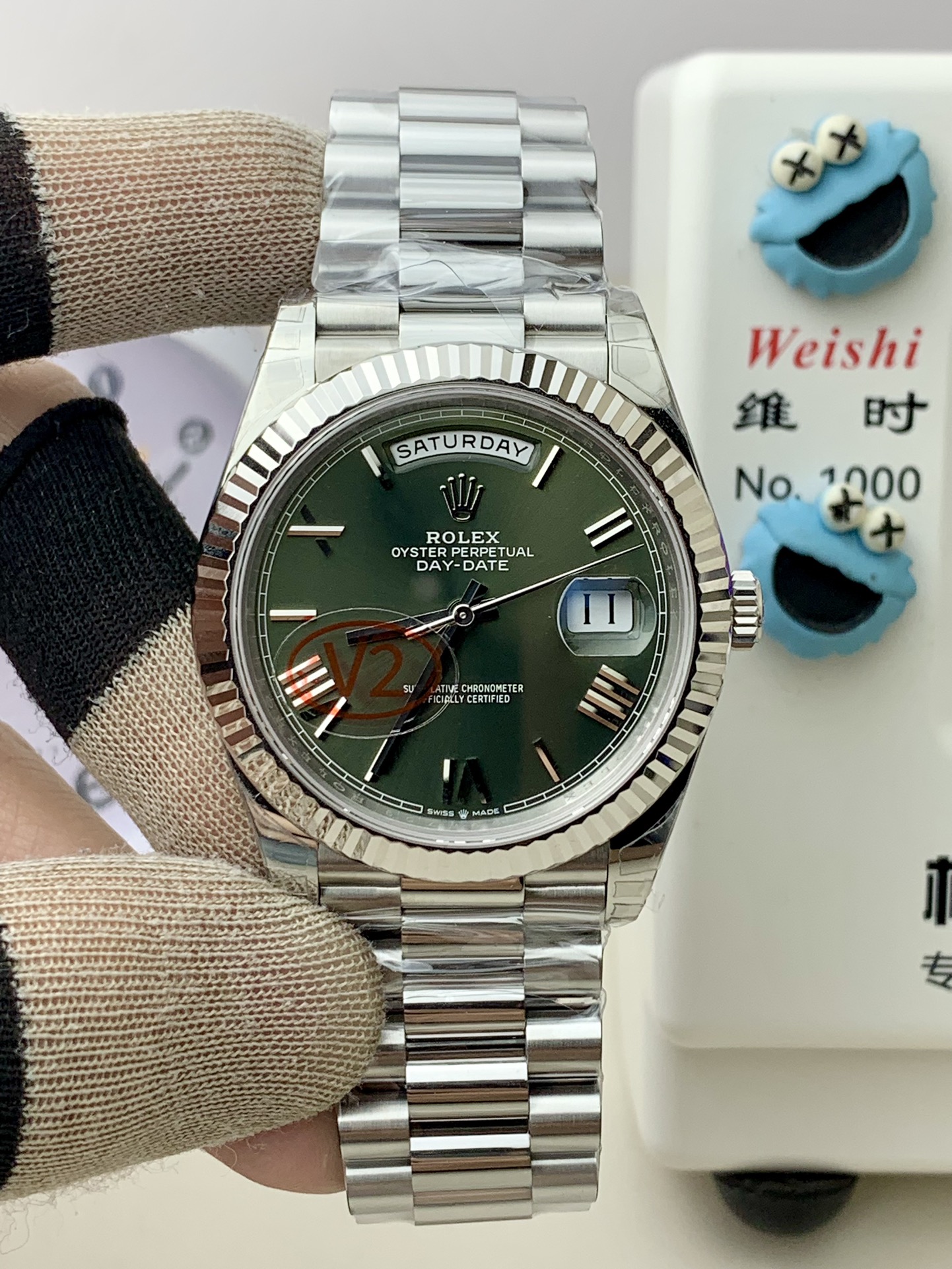 vsf-12366-5972fbcfe3-i1764080082_5302_0-1 VS Factory (V2) Rolex Day-Date 40mm White Gold Olive Green Sunburst Roman Dial Fluted Bezel President Bracelet (228239) 1:1 Super Clone – DD3255 Movement - Image 1