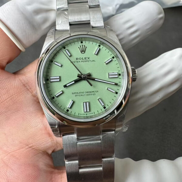 VS Factory Rolex Oyster Perpetual 36mm Green Lacquer Dial Smooth Bezel Oyster Bracelet (126000) 1:1 Super Clone – DD3230 Movement