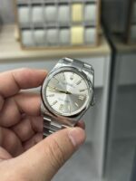VS Factory Rolex Oyster Perpetual 41mm Silver Sunburst Dial (Gold Accents) Smooth Bezel Oyster Bracelet (124300) 1:1 Super Clone – DD3230 Movement - Image 4