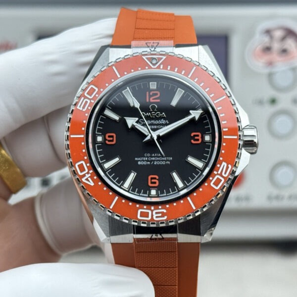 VS Factory Omega Seamaster Planet Ocean 600M 43.5mm Black Dial Orange Ceramic Bezel Orange Rubber Strap (215.32.44.21.01.001) 1:1 Super Clone – DD8900 Movement