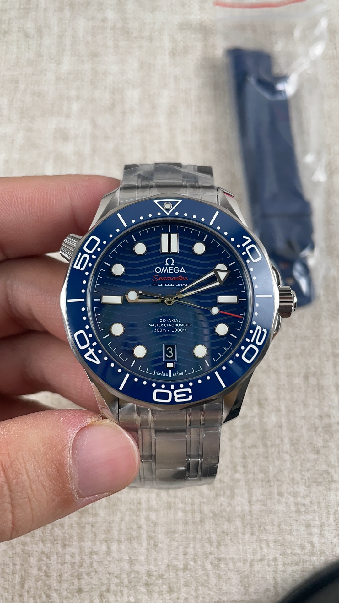 vsf-13071-d6bfe056b3-i1740800696_9793_0-1 VS Factory Omega Seamaster Diver 300M 42mm Blue Wave Dial Blue Ceramic Bezel Stainless Steel Bracelet (210.30.42.20.03.001) 1:1 Super Clone – DD8800 Movement - Image 1