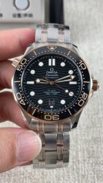VS Factory Omega Seamaster Diver 300M 42mm Two-Tone 18K Sedna Gold Black Wave Dial (210.20.42.20.01.001) 1:1 Super Clone – DD8800 Movement - Image 3