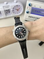VS Factory Omega Seamaster Diver 300M 42mm “Nekton Edition” Titanium Bezel Black Rubber Strap (210.32.42.20.01.002) 1:1 Super Clone – DD8806 Movement - Image 3