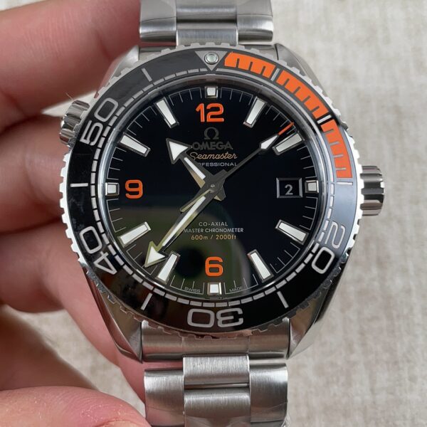 VS Factory Omega Seamaster Planet Ocean 600M 43.5mm Black Dial Orange Quarter Bezel (215.30.44.21.01.002) 1:1 Super Clone – DD8900 Movement