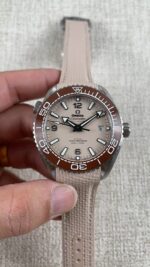 VS Factory Omega Seamaster Planet Ocean 600M 43.5mm Beige Dial Brown Bezel (215.32.44.21.09.001) 1:1 Super Clone – DD8900 Movement