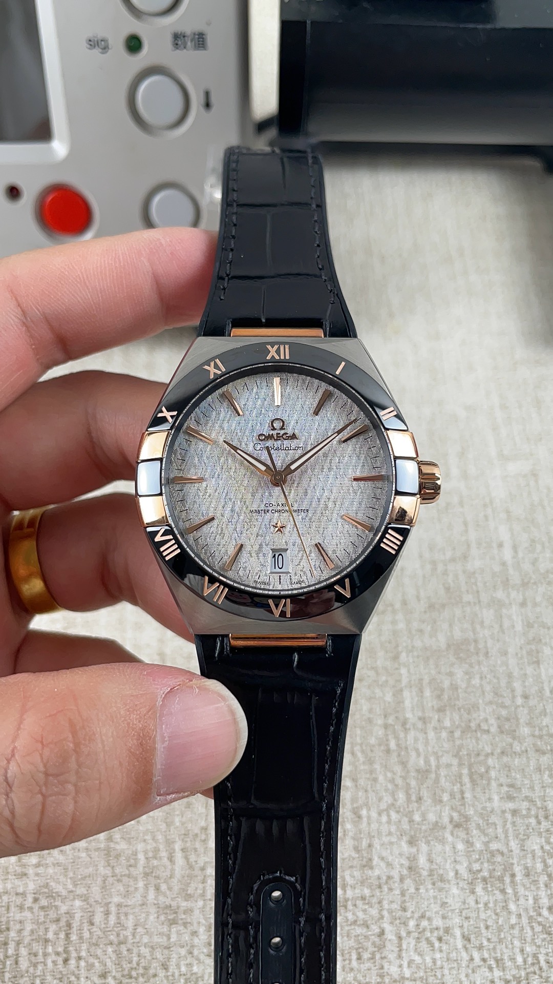 vsf-13503-fe19cdb1e3-i1741672940_8690_0 VS Factory Omega Constellation 41mm Two-Tone Sedna Gold Black Ceramic Bezel Silk Dial (131.23.41.21.06.002) 1:1 Super Clone – DD8900 Movement - Image 1