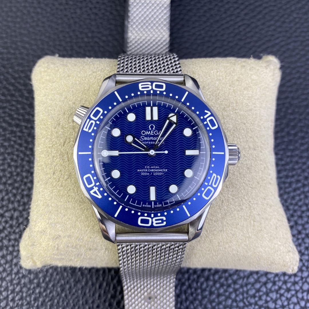 vsf-13513-bfc99bb8c2-i1682433089_8556_0-1 VS Factory Omega Seamaster Diver 300M 42mm James Bond 60th Anniversary Mesh (210.30.42.20.03.002) 1:1 Super Clone – DD8806 Movement - Image 1