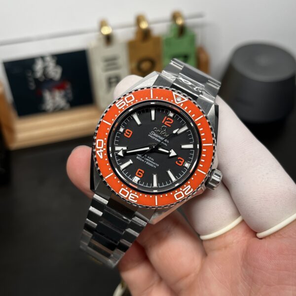 VS Factory Omega Seamaster Planet Ocean 600M 43.5mm Orange Ceramic Bezel (215.30.44.21.01.002) 1:1 Super Clone – DD8900 Movement