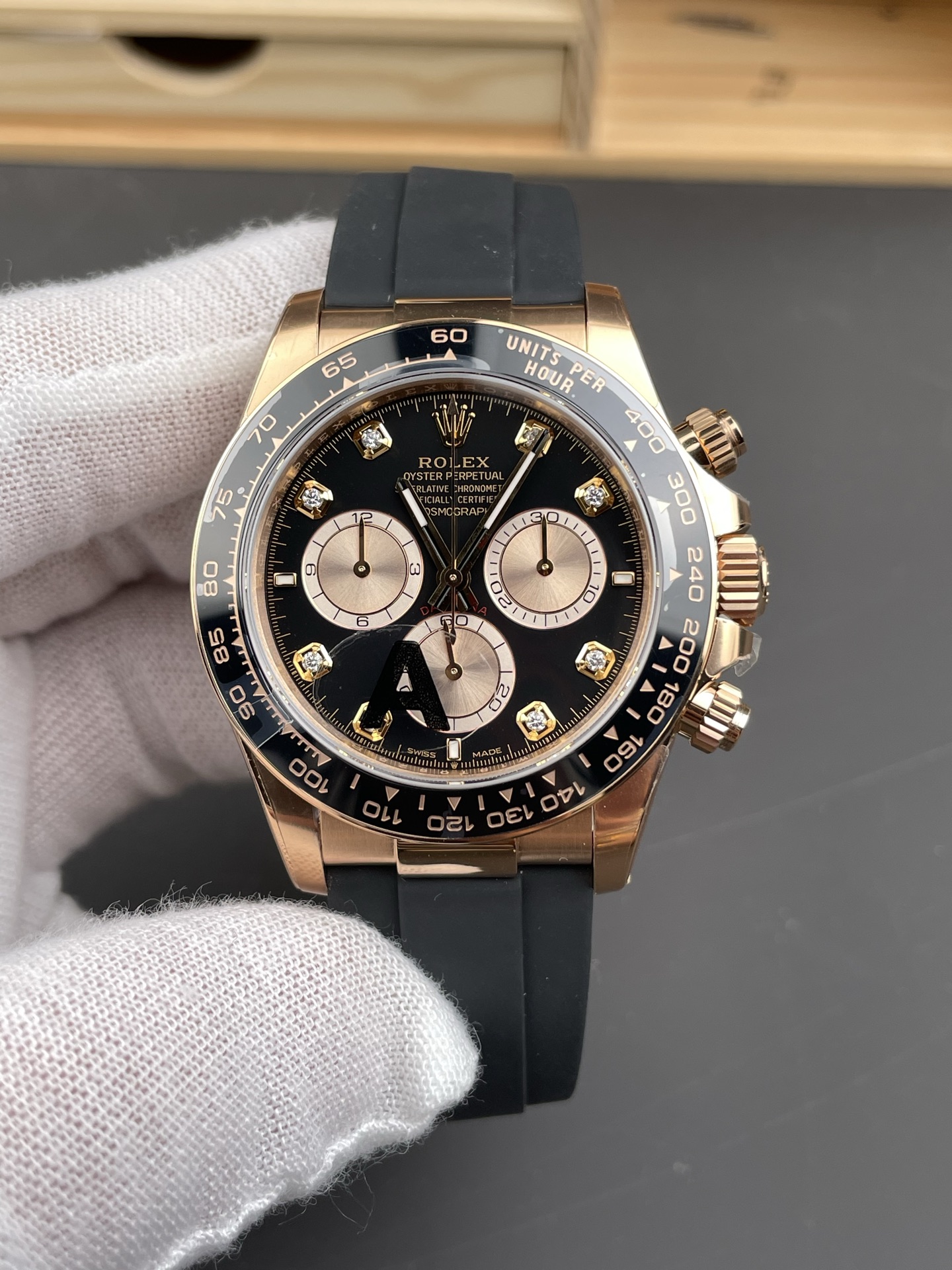 vsf-14247-7d75404c3c-i1754765308413_2251_0_0-1 VS Factory Rolex Cosmograph Daytona “Black Diamond” Everose Gold Rubeer Strap(126515LN) 1:1 Super Clone – DD4131 Movement - Image 1