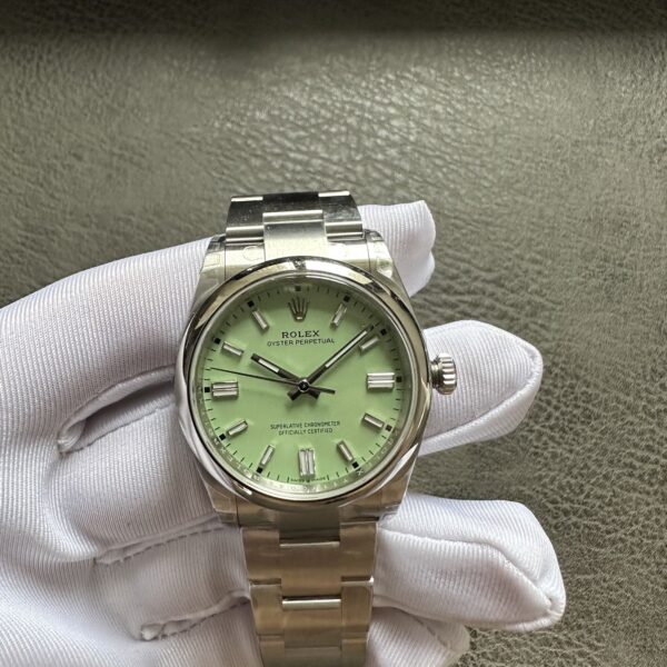 VS Factory Rolex Oyster Perpetual 41mm “Pistachio Green” Dial Smooth Bezel Oyster Bracelet (124300) 1:1 Super Clone – DD3230 Movement