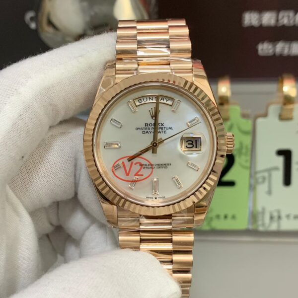 VS Factory Rolex Day-Date 40 Everose Gold White Baguette Diamond Dial (228235) V2 1:1 Super Clone – DD3255 Movement