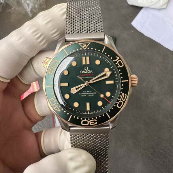 VS Factory Omega Seamaster Diver 300M 42mm “Green / Titanium & Bronze Gold” （210.20.42.20.10.001）1:1 Super Clone – DD8806 Movement