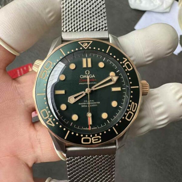 VS Factory Omega Seamaster Diver 300M 42mm “Green / Titanium & Bronze Gold” （210.20.42.20.10.001）1:1 Super Clone – DD8806 Movement