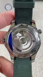 VS Factory Omega Seamaster Diver 300M “Seaweed Green” (210.32.42.20.10.001) 1:1 Super Clone – DD8800 Movement - Image 5