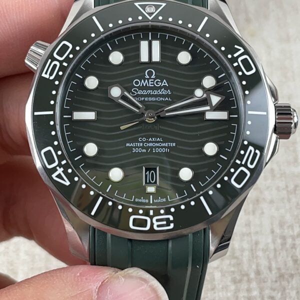 VS Factory Omega Seamaster Diver 300M “Seaweed Green” (210.32.42.20.10.001) 1:1 Super Clone – DD8800 Movement