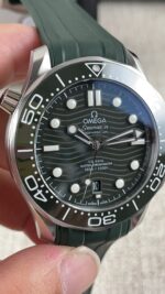 VS Factory Omega Seamaster Diver 300M “Seaweed Green” (210.32.42.20.10.001) 1:1 Super Clone – DD8800 Movement - Image 3