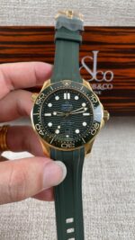 VS Factory Omega Seamaster Diver 300M “Green & Gold” (210.62.42.20.10.001) 1:1 Super Clone – DD8800 Movement - Image 2