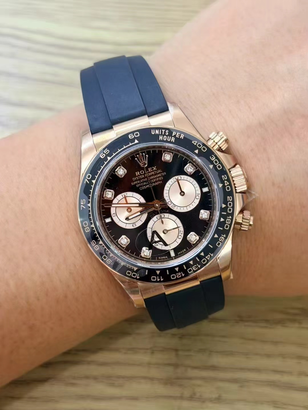  VS Factory Daytona 126515LN Everose Gold with brilliant-cut diamond hour markers configuration