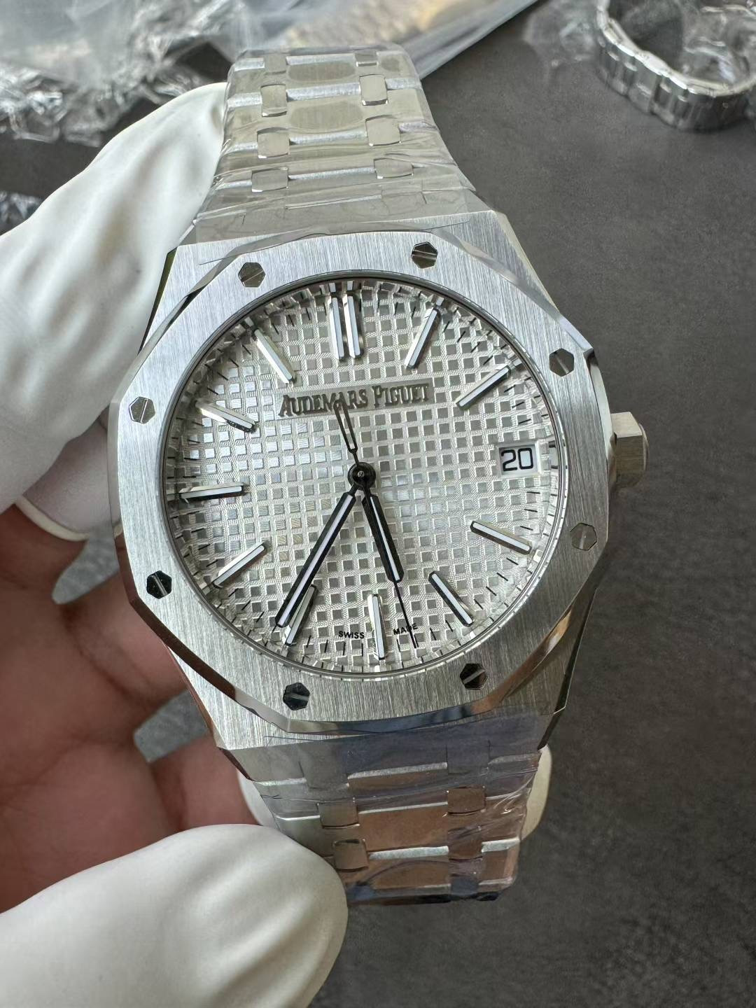 i1753305320939_7823_0_2-副本 VS Factory Audemars Piguet Royal Oak 41mm Silver Dial (15510ST) 1:1 Super Clone – DD4302 Movement - Image 1