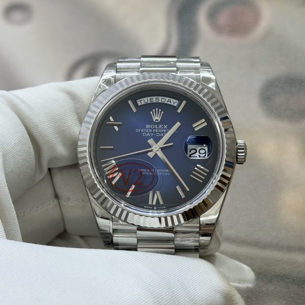 VS Factory Rolex Day-Date 40mm White Gold Gradient Blue Roman Dial (228239) 1:1 Super Clone – DD3255 Movement